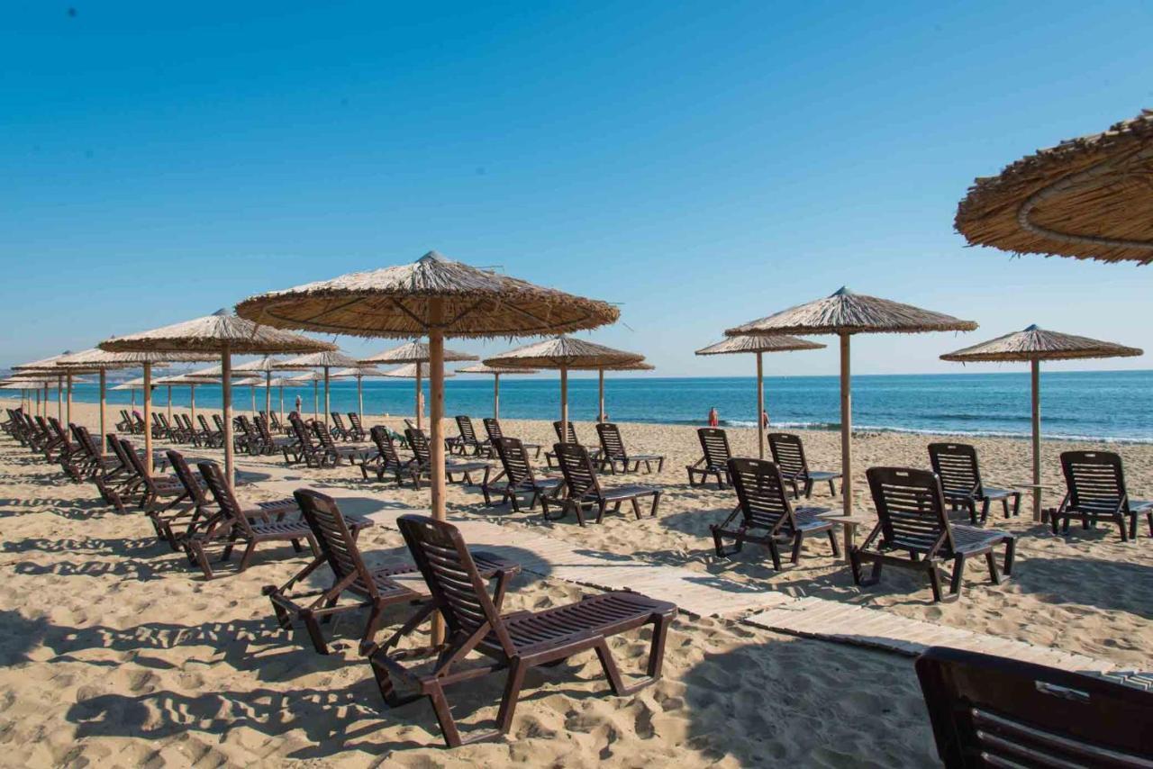 Marina White Sands Хотел Обзор